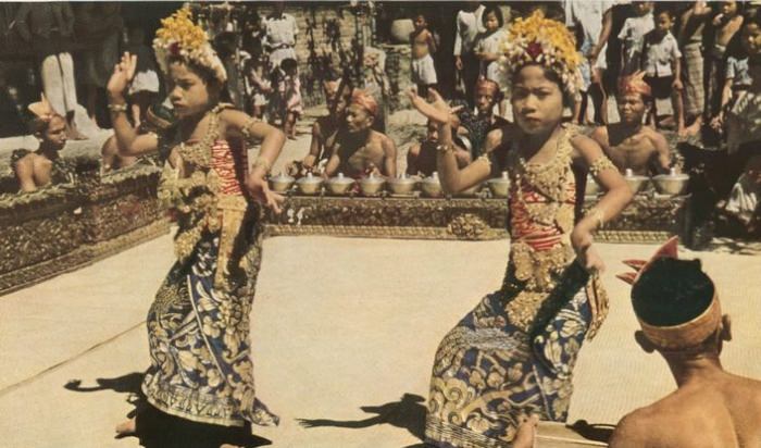 Legong: Dance of the Virgins 1935 [Bali India] Naturism retro video